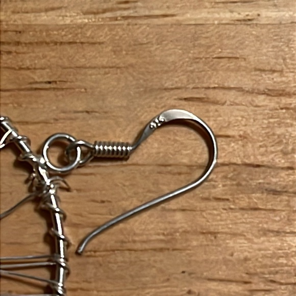 925 Stamped Elegant Silver Wire Hoop Earrings - Picture 7 of 17